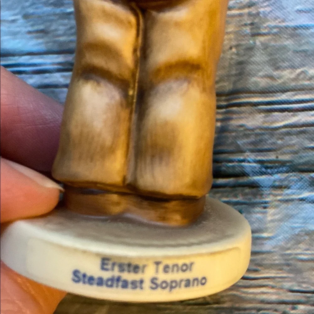 Goebel Figurine - MJ Erster Tenor Steadfast Soprano - Picture 5 of 8